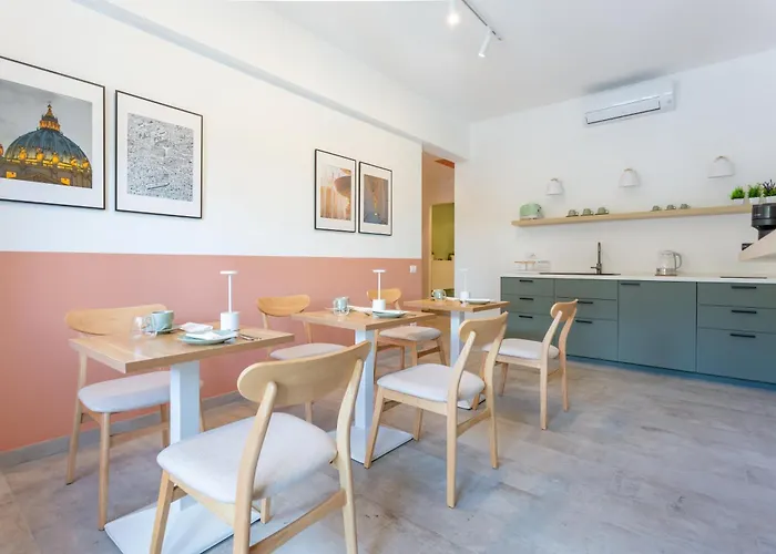 633 Appia Design 4*
